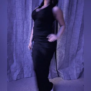 pretty black dress with ruffles on it on sale !.💘☺️